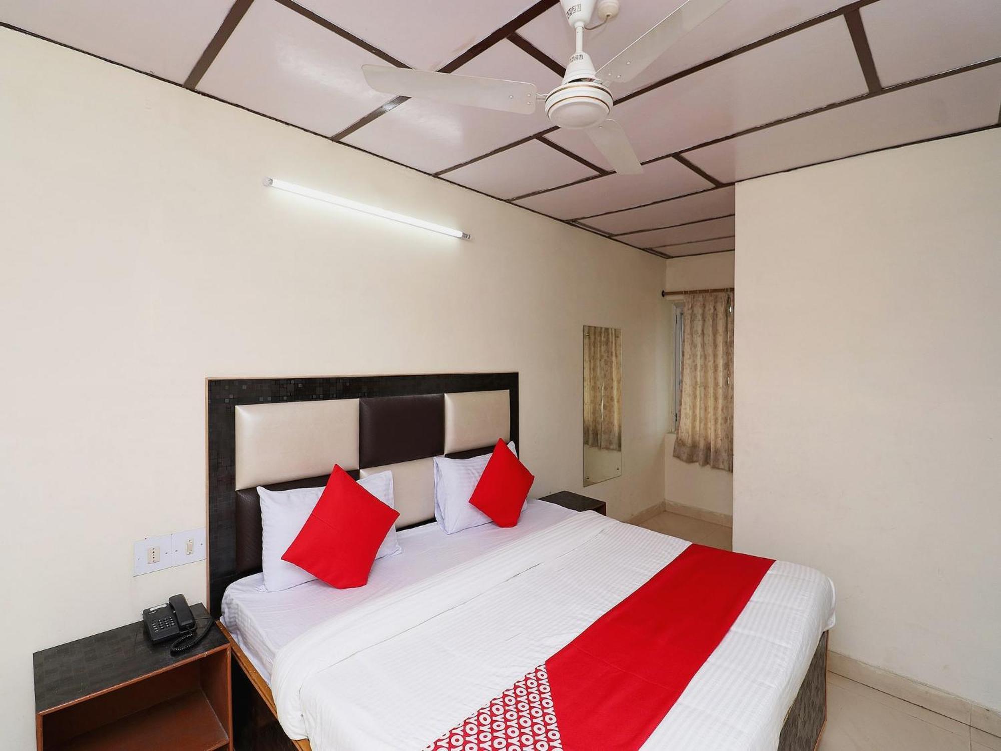 Super Hotel O Country Lodge Dharamshala Bagian luar foto