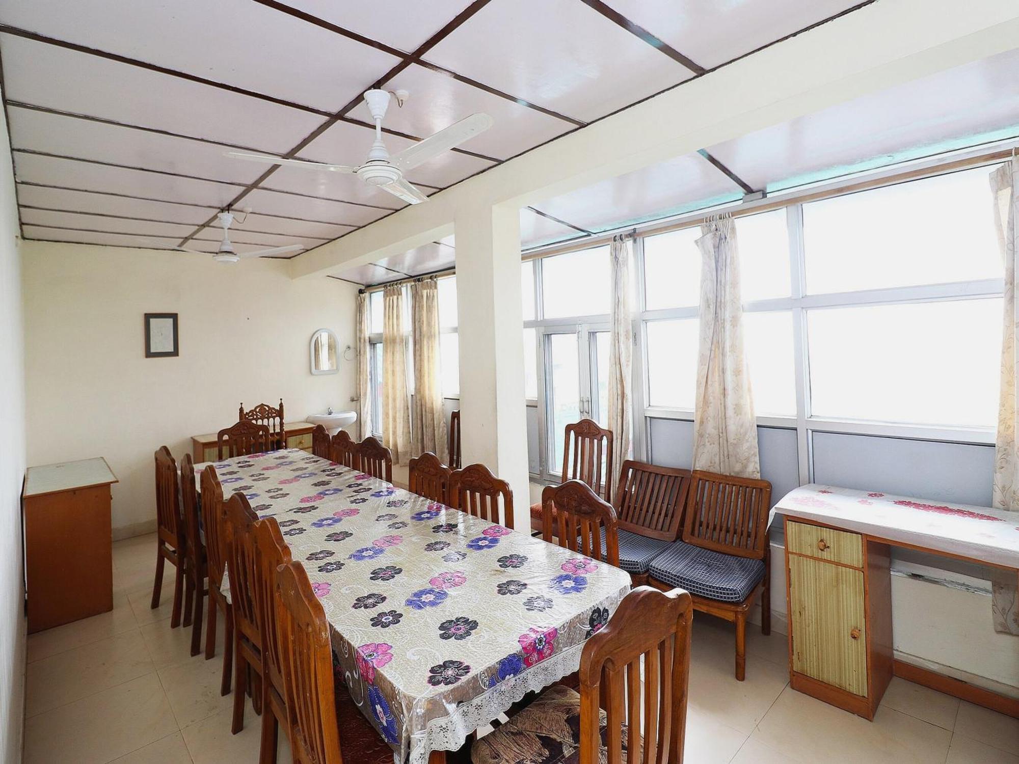 Super Hotel O Country Lodge Dharamshala Bagian luar foto